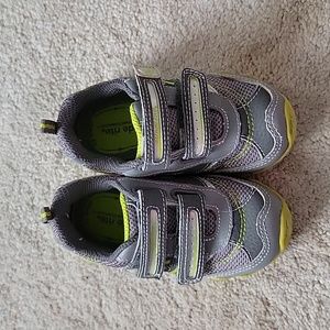 EUC Stride Rite little kids' shoes 5.5M